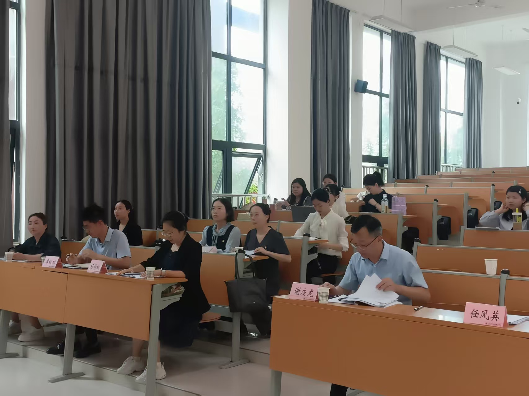 三尺讲台竞风采  思政铸魂育新人：我校举办思政课“精彩一课”中青年教师讲课比赛